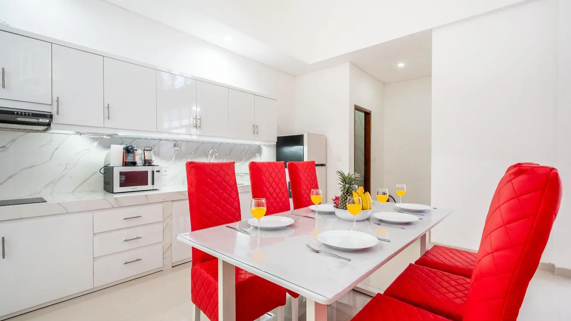 Brand New Luxury Minimalistic Villa The Toy With 3 Bedrooms Kerobokan  Kerobokan (Bali)