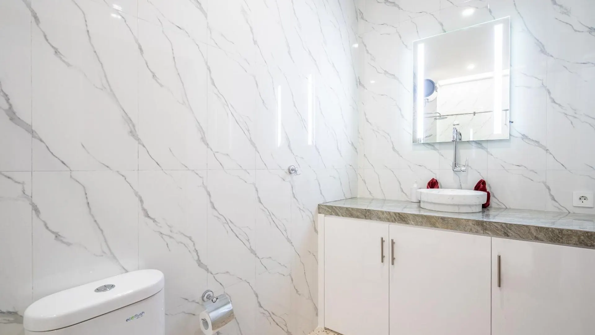 Brand New Luxury Minimalistic Villa The Toy With 3 Bedrooms Kerobokan  0*, Kerobokan (Bali)