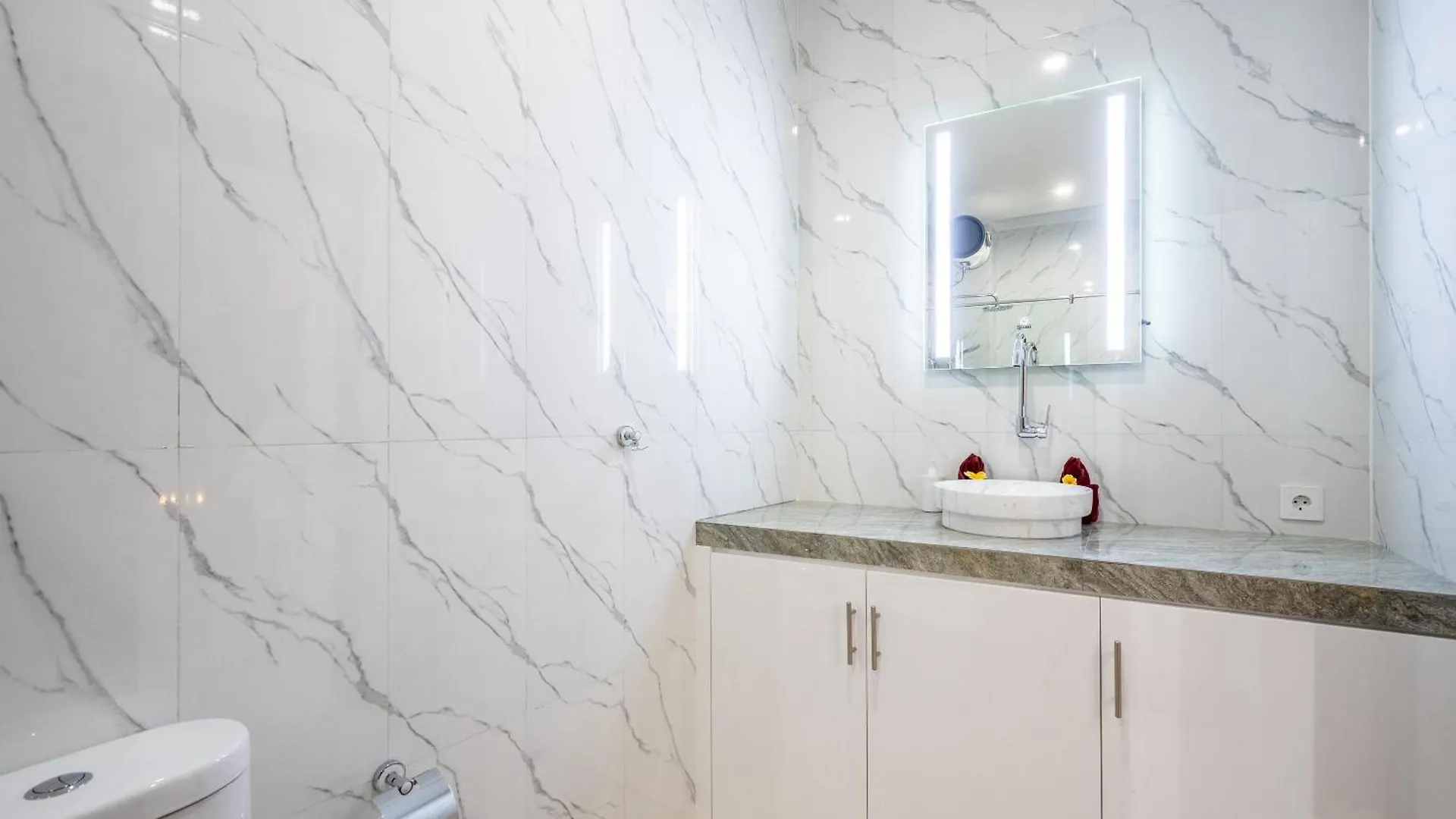 Brand New Luxury Minimalistic Villa The Toy With 3 Bedrooms Kerobokan
